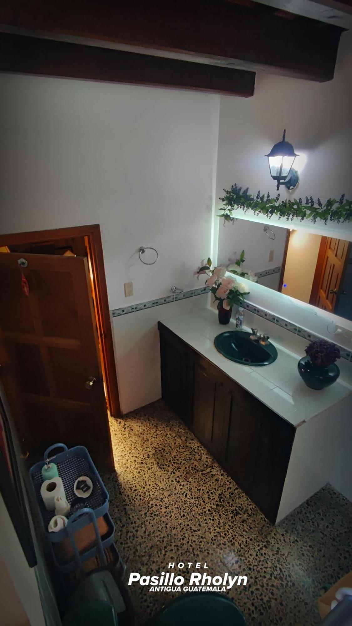 אנטיגואה גואטמלה Hotel Rholyn Pura Vida !! מראה חיצוני תמונה