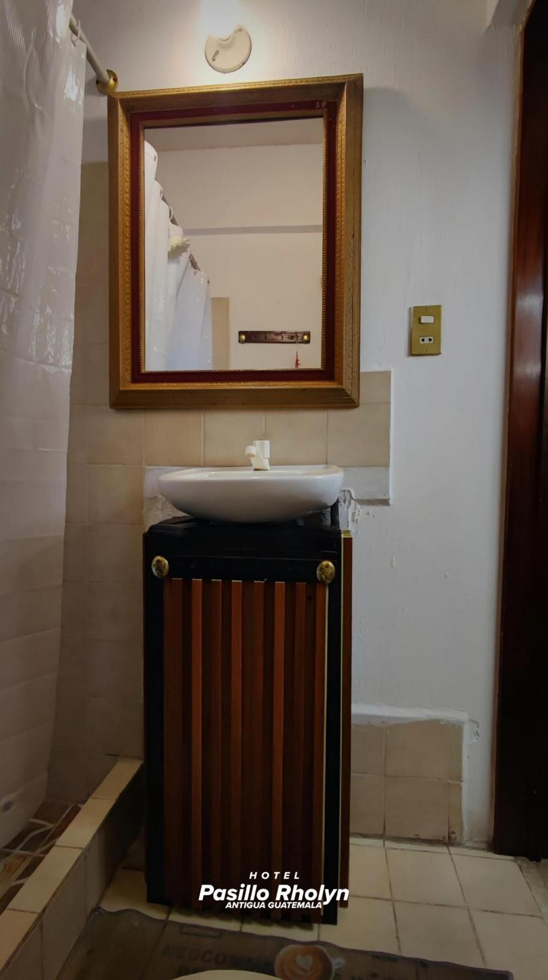 אנטיגואה גואטמלה Hotel Rholyn Pura Vida !! מראה חיצוני תמונה